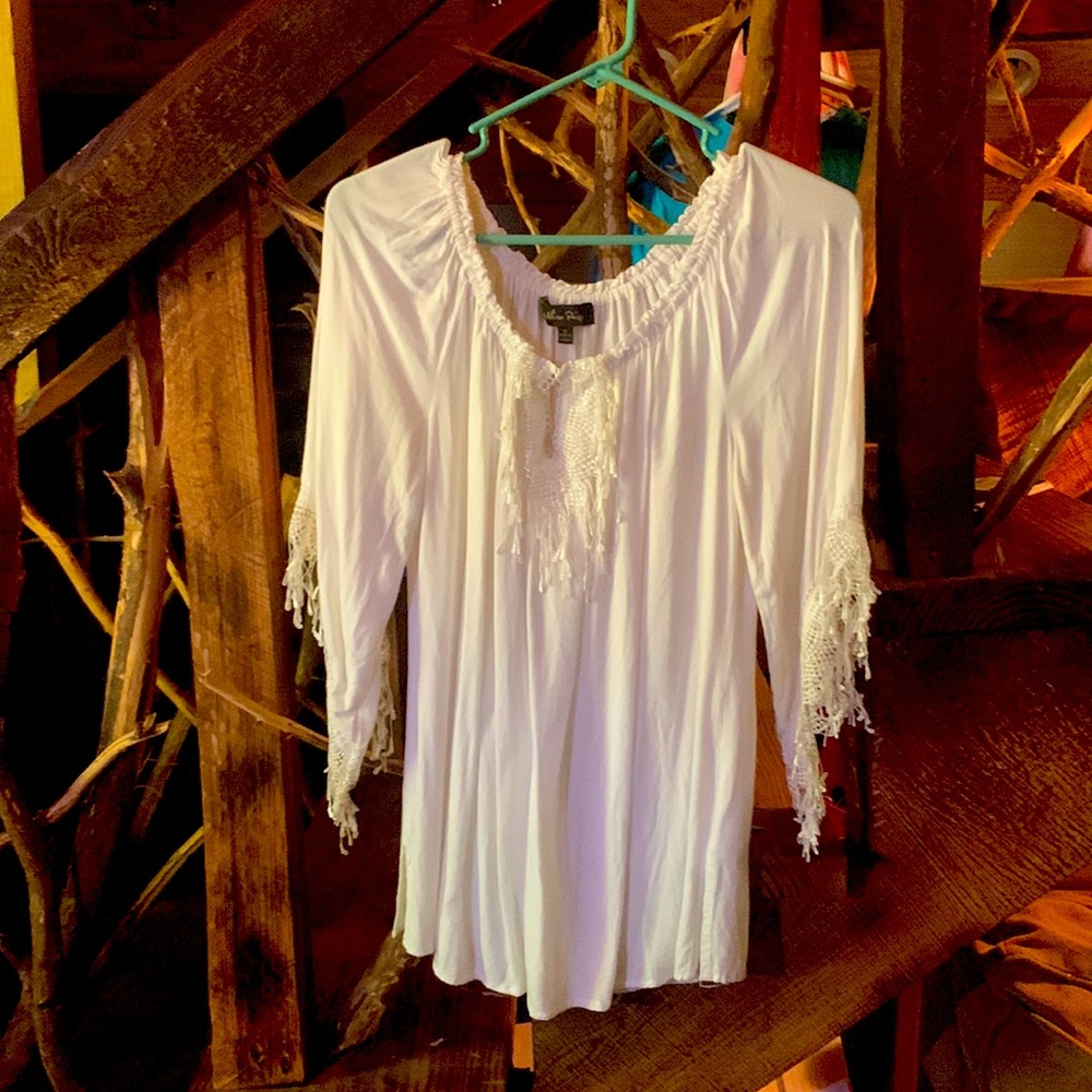 Melissa Paige, 3/4 sleeve blouse, size small, color white.